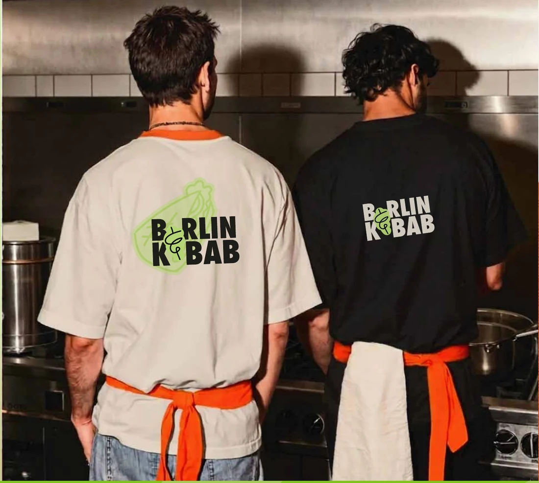 Personal i Berlin Kebabs t-shirt och förkläde